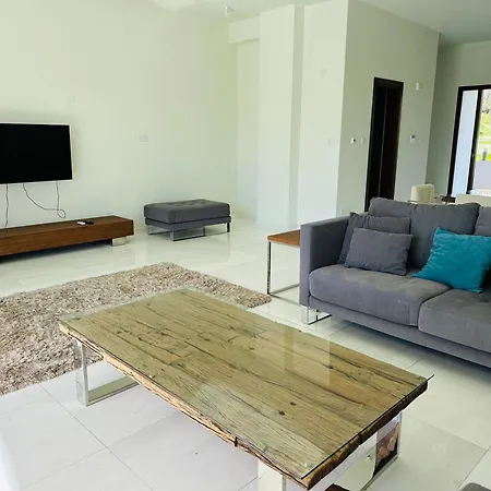 Coral Bay Villa *