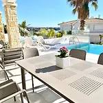 Coral Bay Villa *
