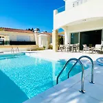 Villa Coral Bay *