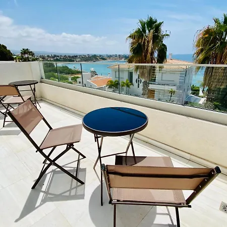 فيلة Coral Bay بافوس